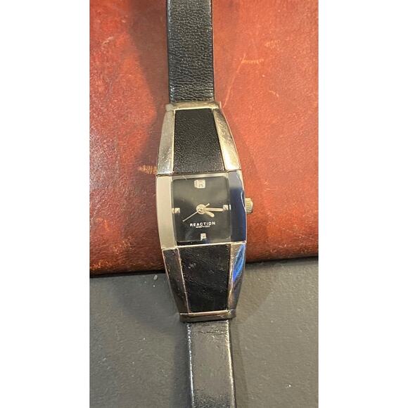 Women's 20mm Silver Tone Kenneth Cole Reaction Watch, Black leather - Picture 2 of 3